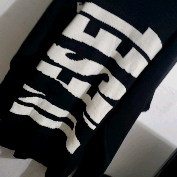 Bnwt diesel sweater - Picture 2 of 8